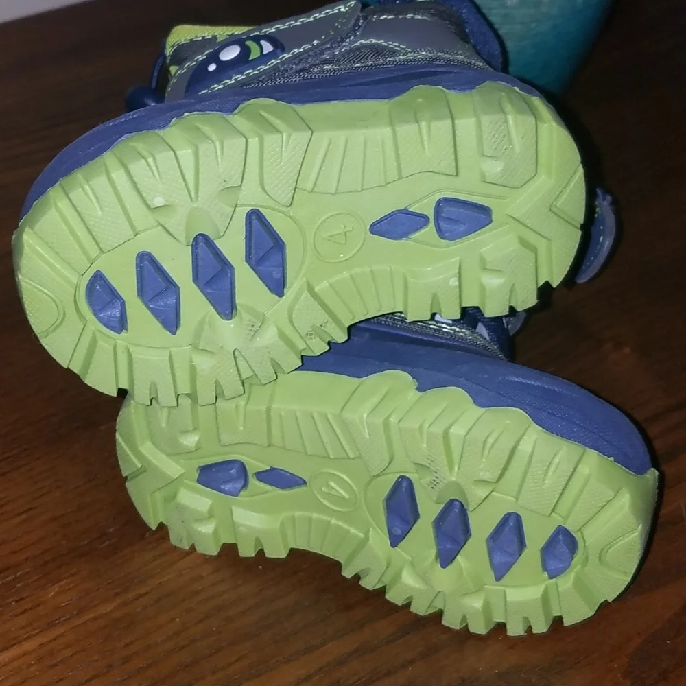Cat & Jack Monster toddler winter boots (KB1) - Picture 4 of 5